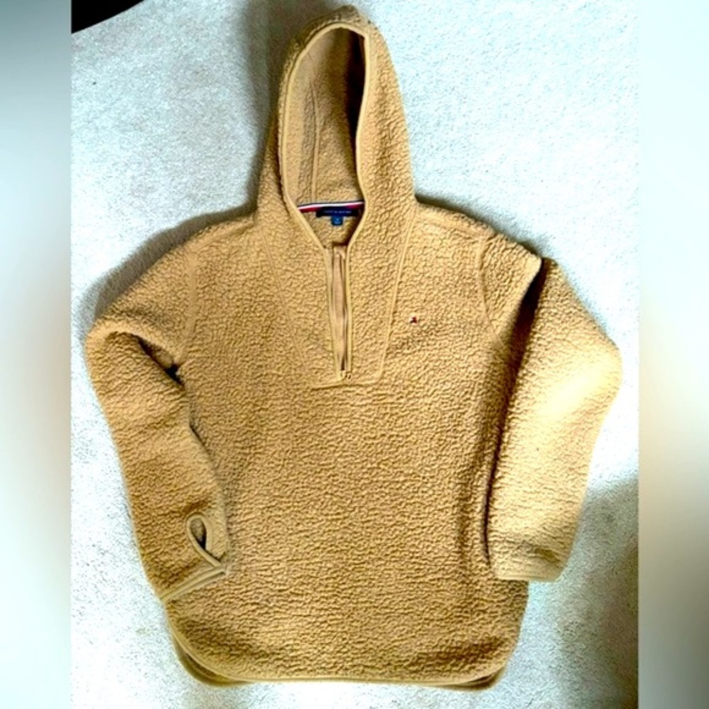 Tommy Hilfiger Hoodie
Trendy Must Have
Women’s Sherpa
Qrtr Zip Teddy Sz Medium